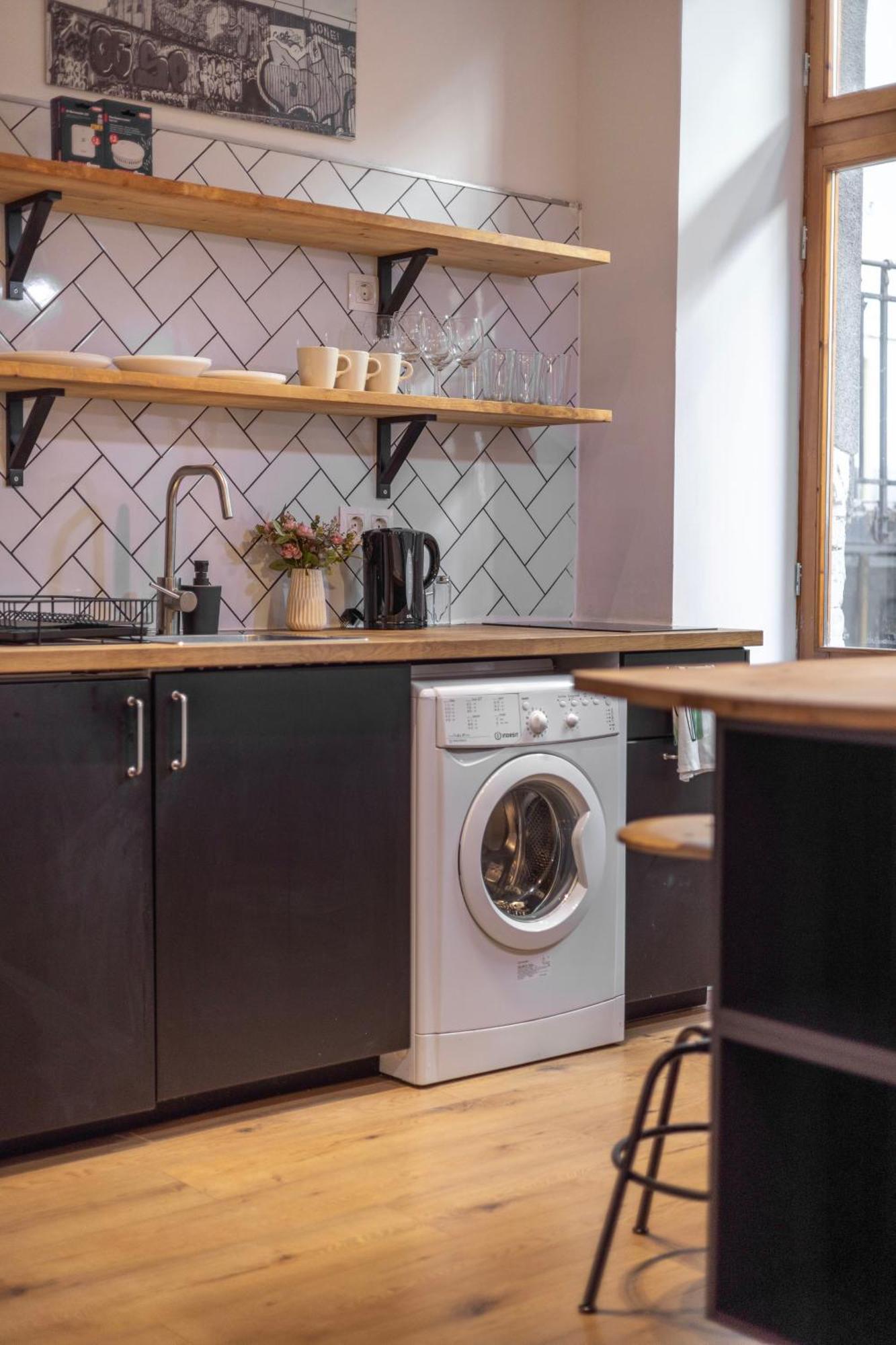 Urban Ease N' Simple Comfort In The Core Apartmán