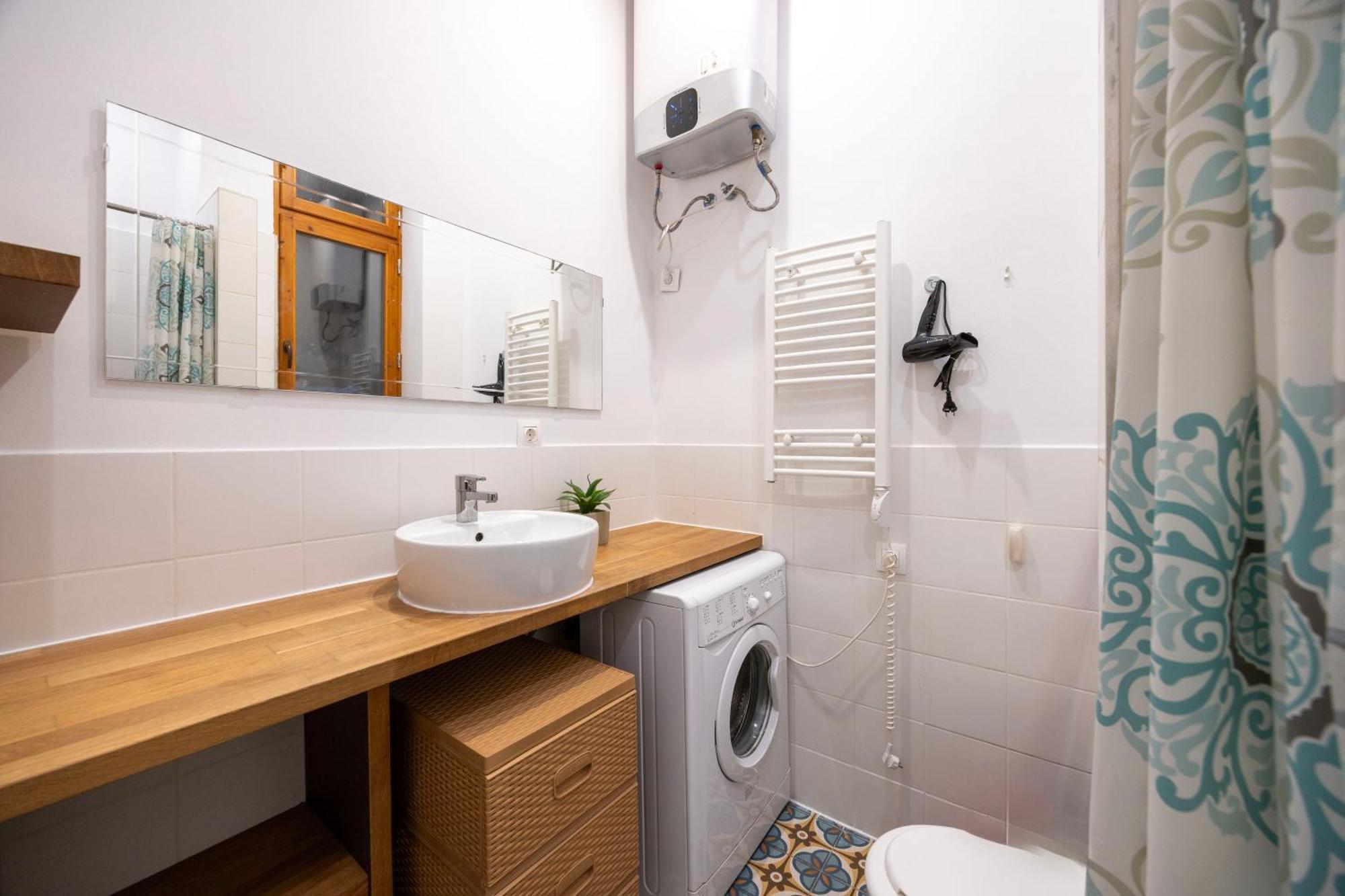Urban Ease N' Simple Comfort In The Core Apartmán